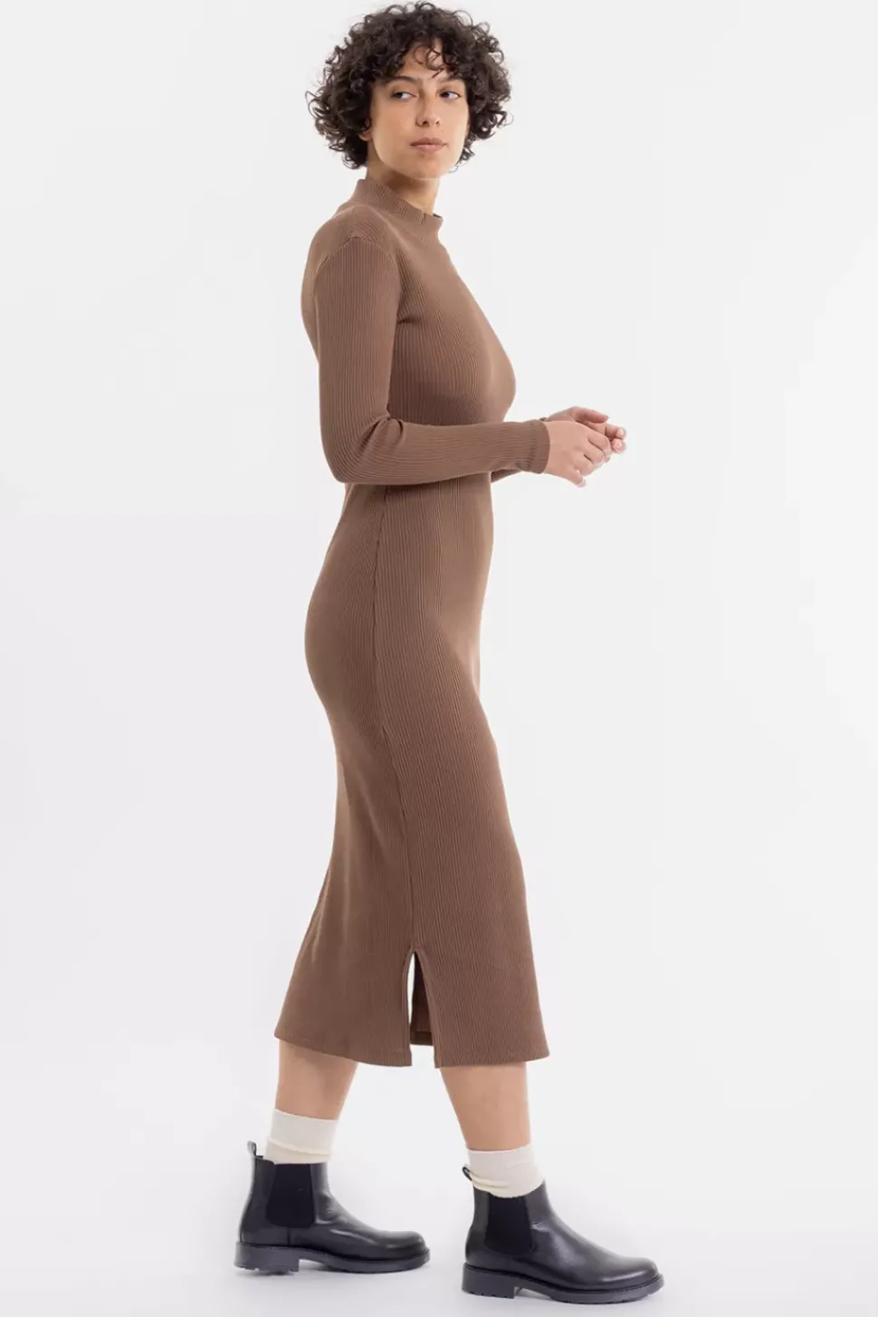 Mock Neck Kleid Aus Rippenstrick Braun