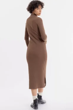 Mock Neck Kleid Aus Rippenstrick Braun