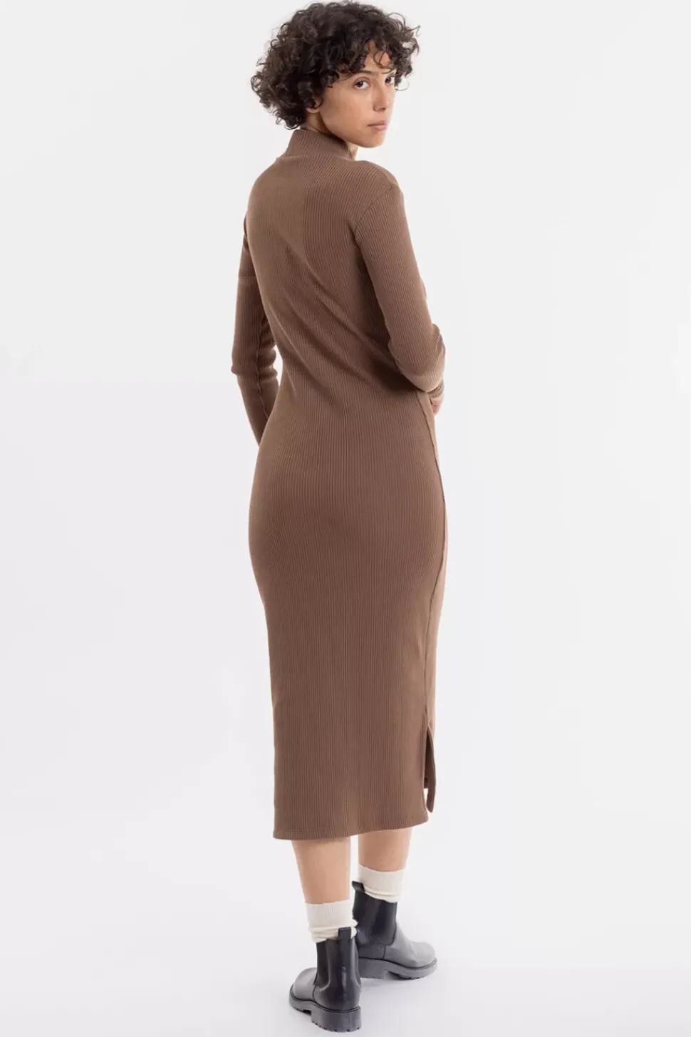 Mock Neck Kleid Aus Rippenstrick Braun